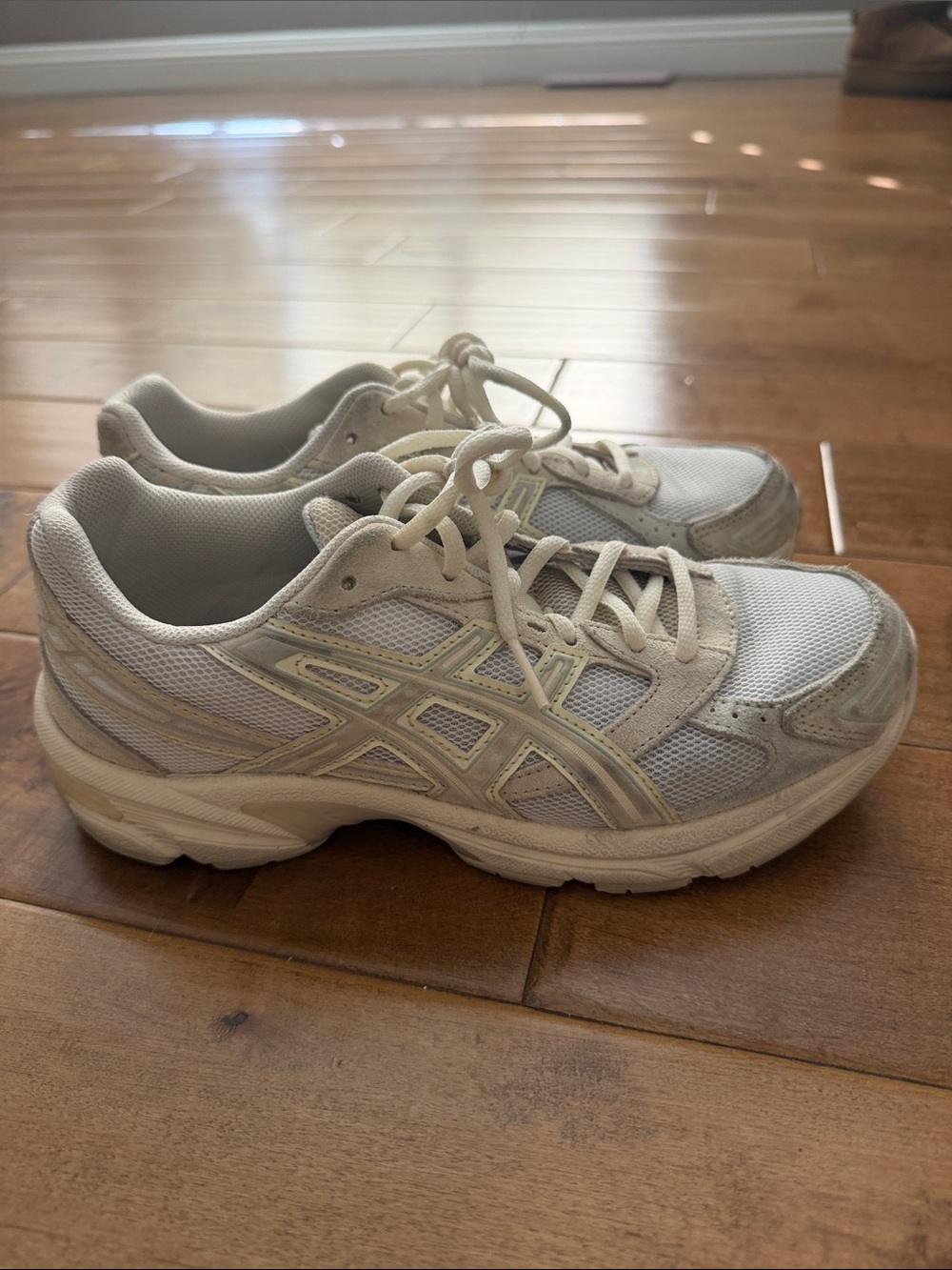ASICS Women's White/Cream Athletic Running Sneakers
